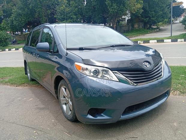 Toyota Sienna 2014 Black