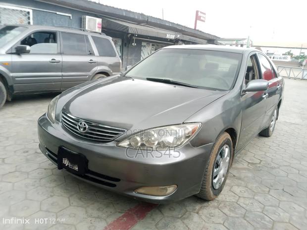 Toyota Camry 2004 Gray