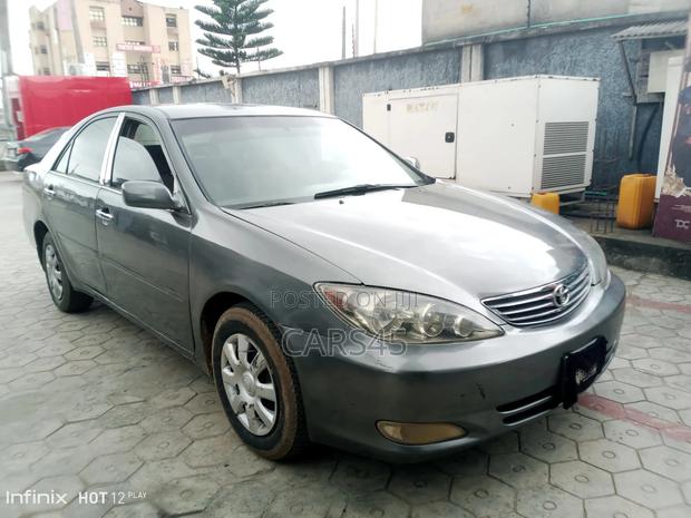 Toyota Camry 2004 Gray