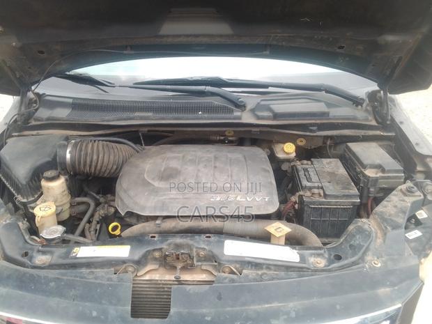 Volkswagen Routan 2011 Black