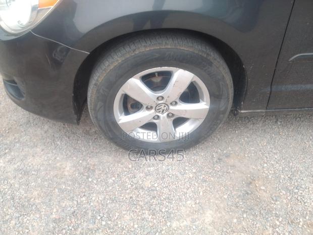 Volkswagen Routan 2011 Black