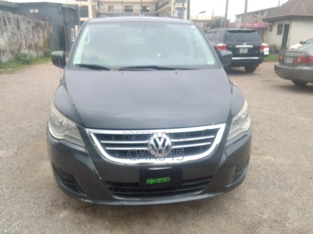 Volkswagen Routan 2011 Black