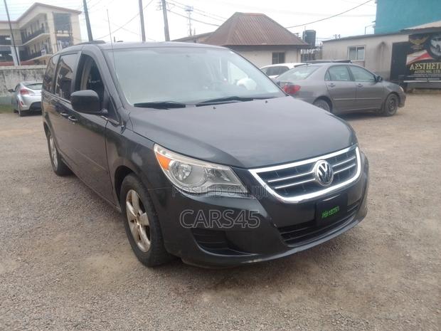 Volkswagen Routan 2011 Black