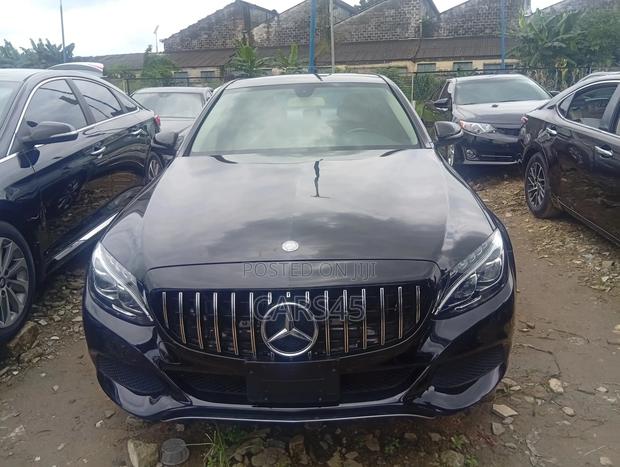 Mercedes-Benz C300 2016 Black