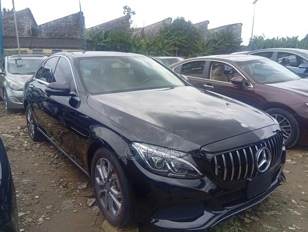 Mercedes-Benz C300 2016 Black