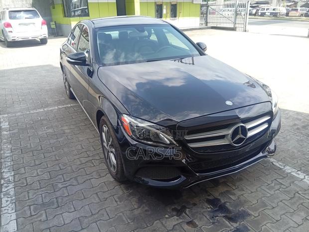 Mercedes-Benz C300 2015 Black