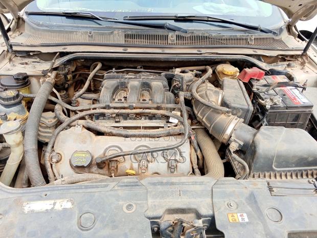 Ford Taurus 2010 Silver