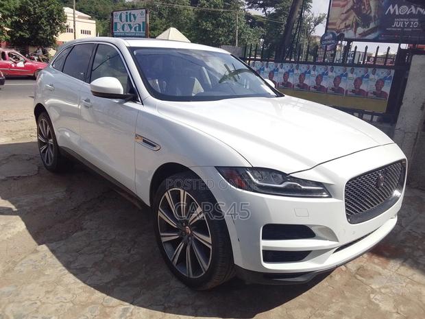 Jaguar F-Pace 2017 White