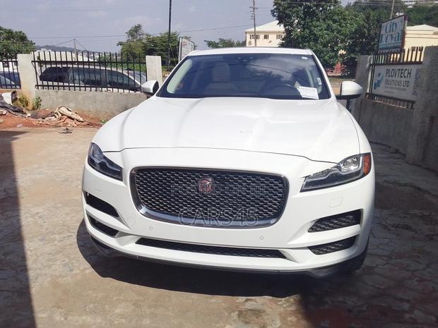 Jaguar F-Pace 2017 White
