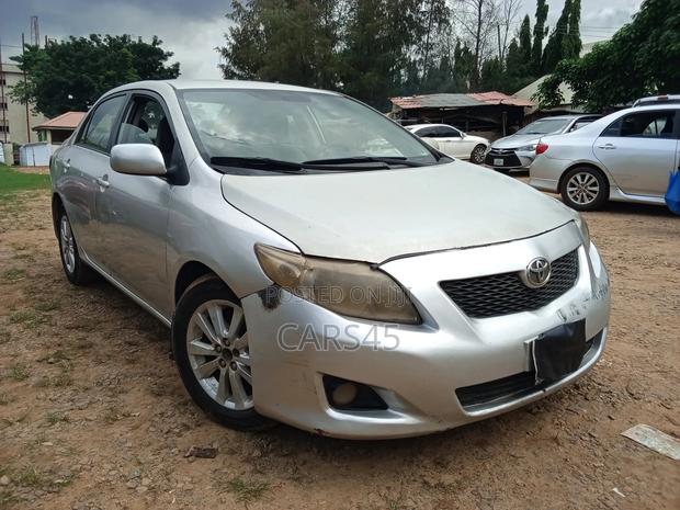 Toyota Corolla 2009 Silver