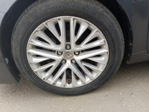 Lexus ES 2016 Gray