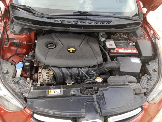 Hyundai Elantra 2012 Red