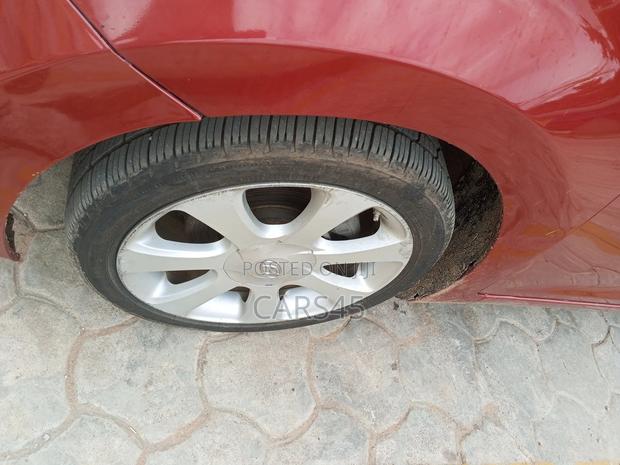 Hyundai Elantra 2012 Red