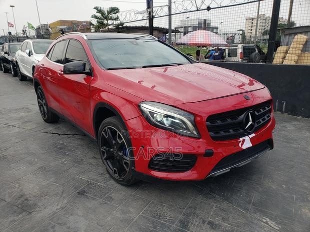 Mercedes-Benz GLA 250 2018 Red