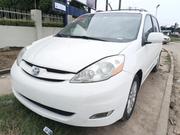 Toyota Sienna 2009 White for sale