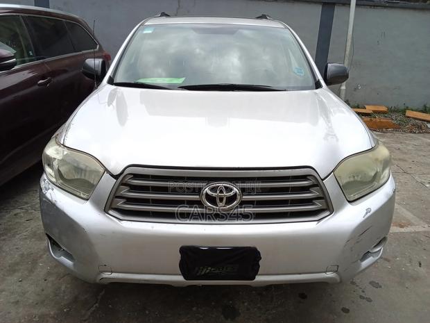 Toyota Highlander 2010 Gold