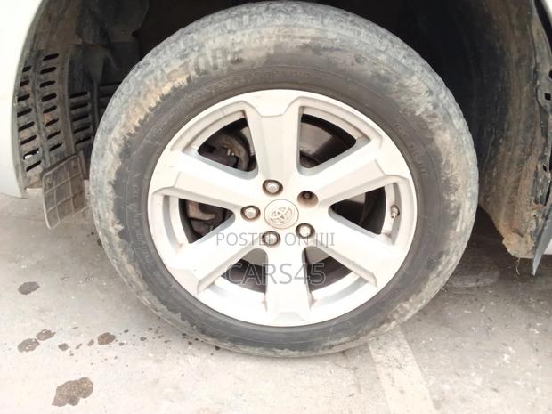 Toyota Highlander 2010 Gold