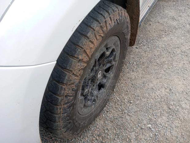Toyota Hilux 2013 White