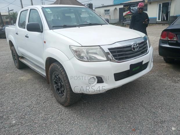 Toyota Hilux 2013 White