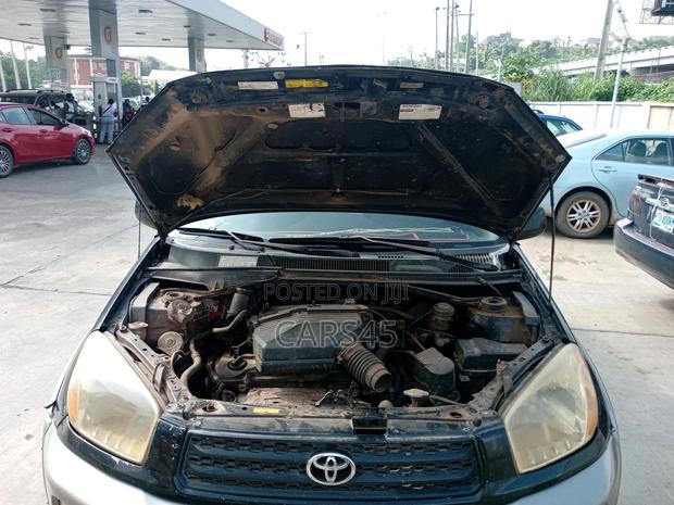 Toyota RAV4 2001 Black
