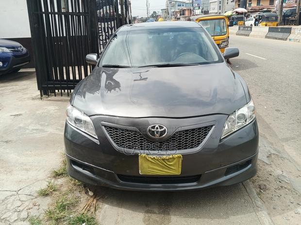 Toyota Camry 2009 Gray