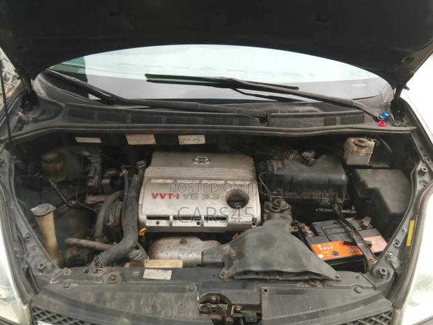 Toyota Sienna 2004 Black