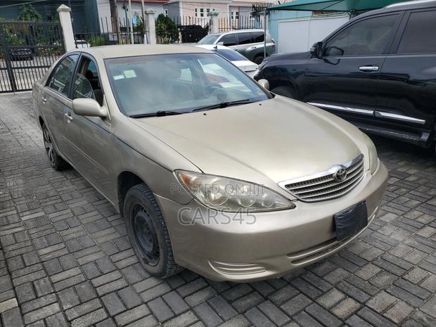 Toyota Camry 2006 Gold