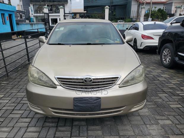 Toyota Camry 2006 Gold
