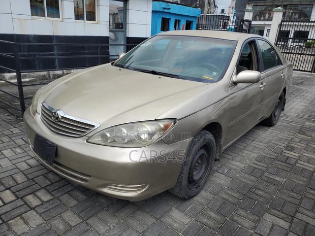 Toyota Camry 2006 Gold