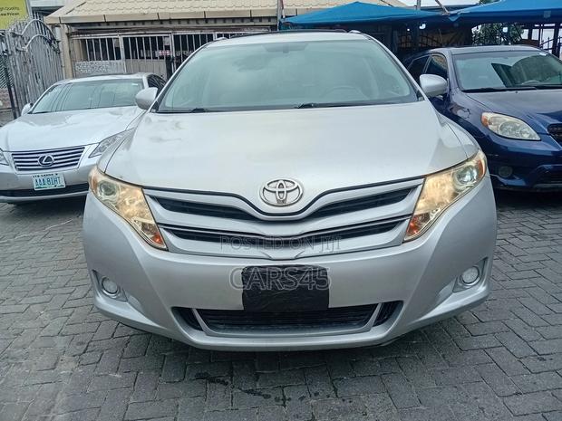 Toyota Venza 2010 Silver