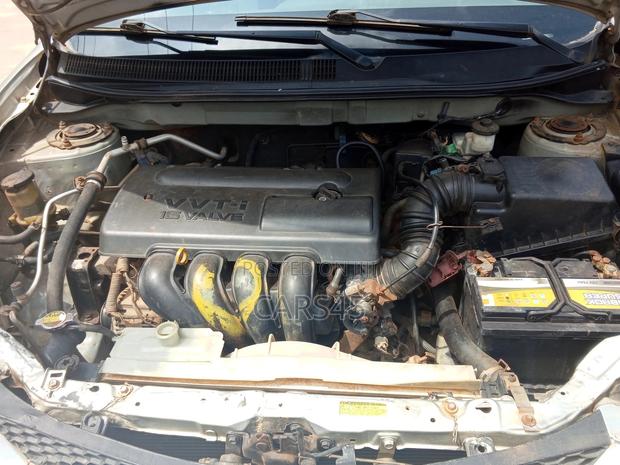 Pontiac Vibe 2004 Silver