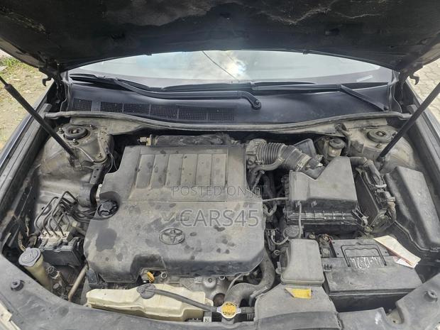 Toyota Camry XLE V6 4dr Sedan (3.5L 6cyl 6A) 2012 Gray