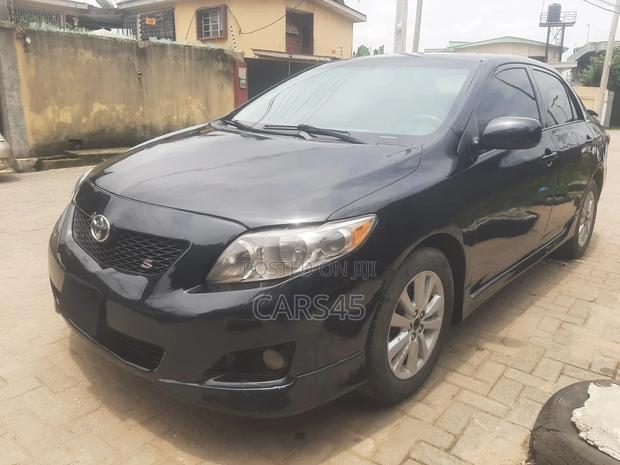 Toyota Corolla 2010 Black