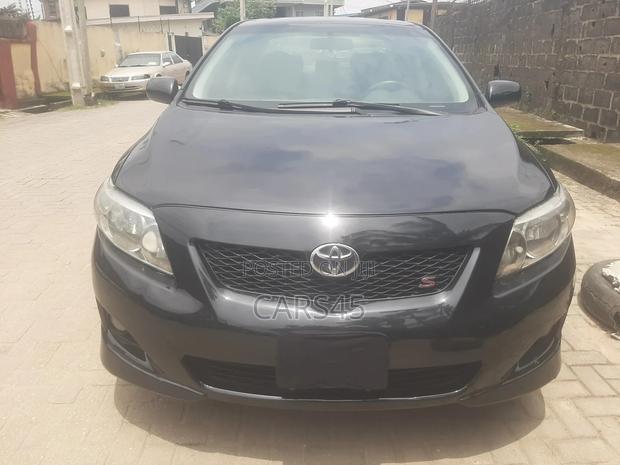 Toyota Corolla 2010 Black