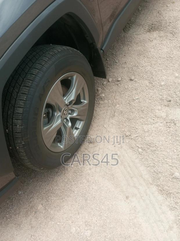Toyota RAV4 2023 Gray
