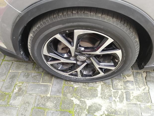 Toyota C-HR 2019 Gray