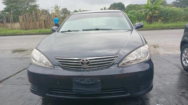 Toyota Camry LE 4dr Sedan (2.4L 4cyl 4A) 2004 Blue