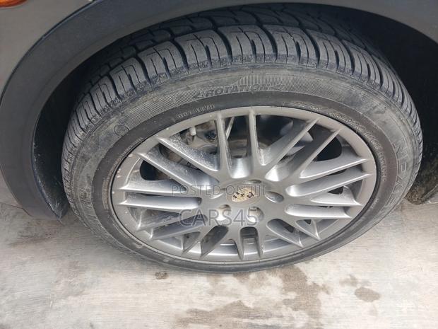 Porsche Cayenne S 2012 Gray