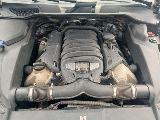 Porsche Cayenne S 2012 Gray