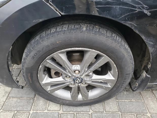 Hyundai Elantra 2018 Black