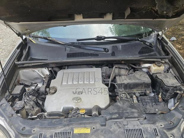 Toyota Highlander 2010 Silver