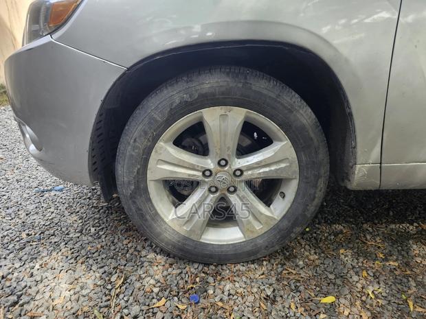 Toyota Highlander 2010 Silver