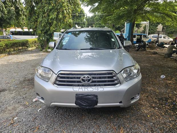 Toyota Highlander 2010 Silver