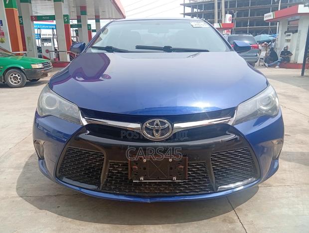 Toyota Camry 2016 Blue