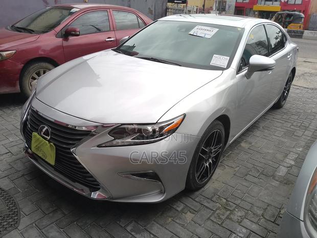Lexus ES 2017 Silver