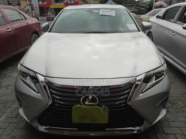 Lexus ES 2017 Silver