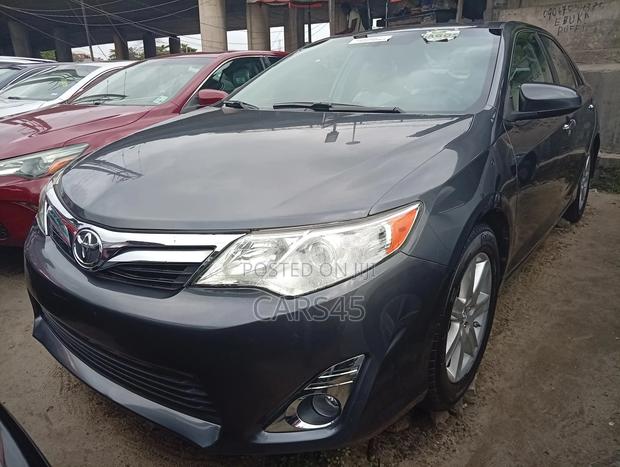 Toyota Camry 2014 Gray