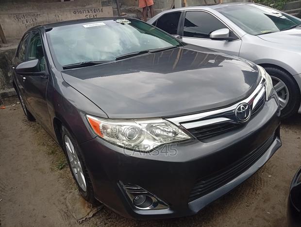 Toyota Camry 2014 Gray