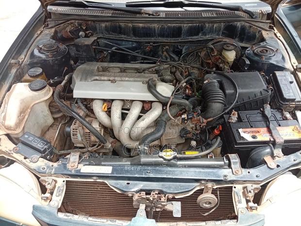 Toyota Corolla 1999 Green
