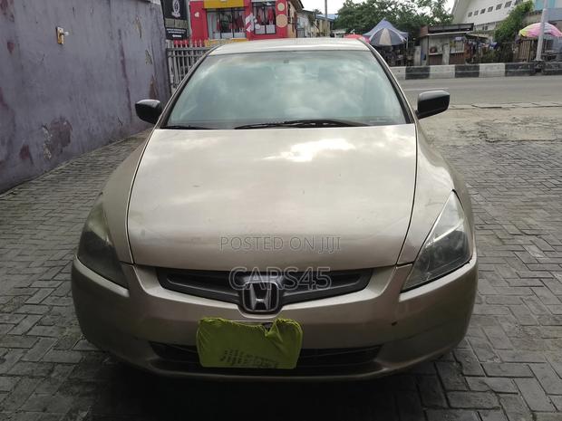 Honda Accord 2002 Gold